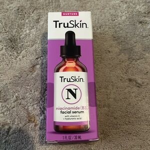 NWT TruSkin Niacinamide Facial Serum
